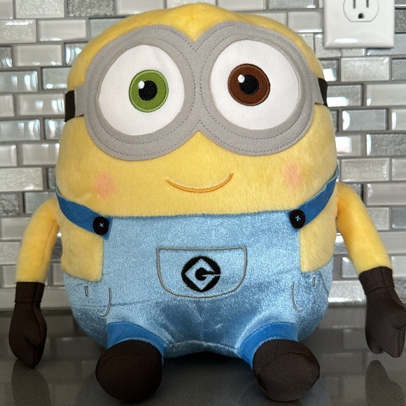 Minions BOB Sitting Plush / Illumination / SEGA / Universal / 11” / BRAND NEW - Picture 3 of 16